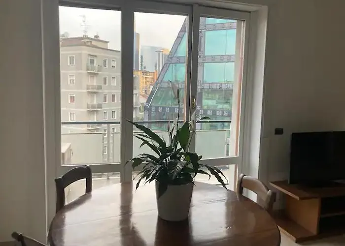 Fidias House